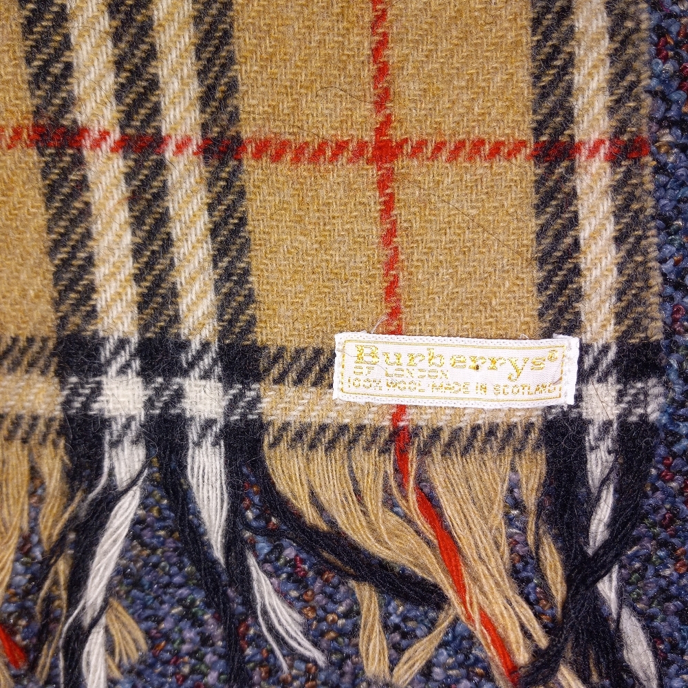 Vintage Burberry Scarve - Picture 4 of 5